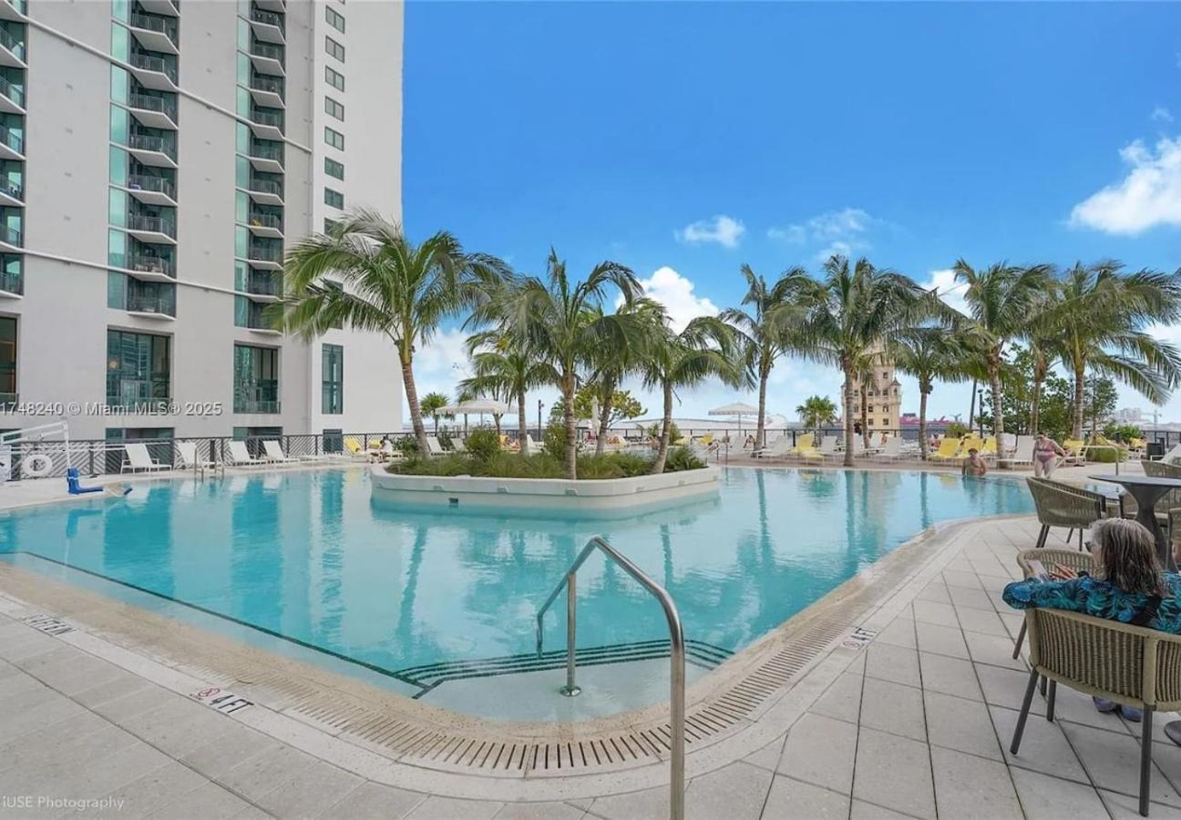 Bright And Breezy 1 Bed Unit With Water And Views Appartement